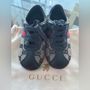 Gucci Kids GG Supreme Navy Leather & Beige Logo Sneakers with Red Stripe